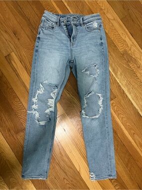 American Eagle Light Wash Ripped Stretch Mom Jeans